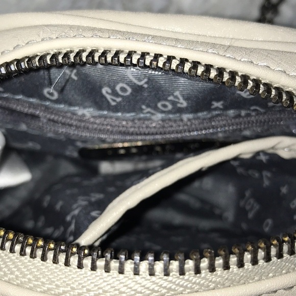 Olivia + Joy New York Grey Zip Bloom Shoulder Bag - Picture 6 of 6